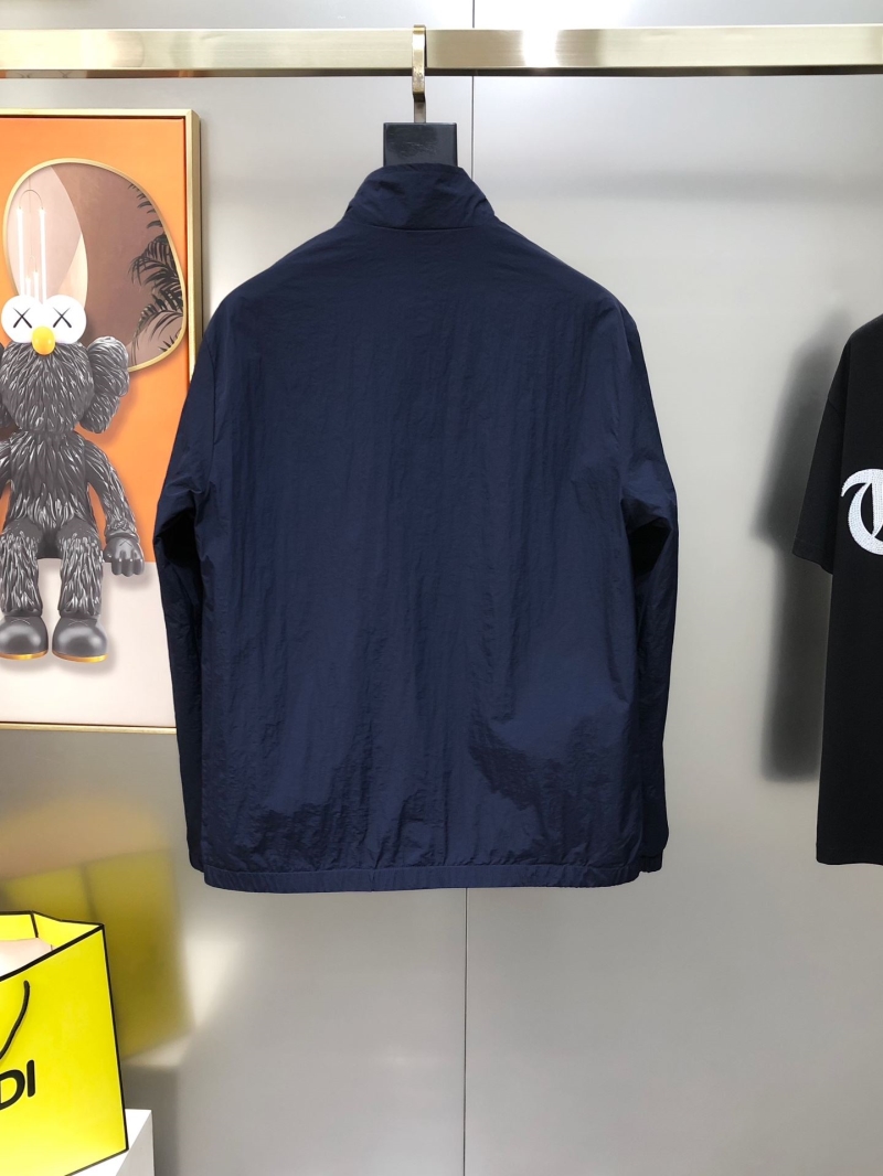 Pra*a outwear